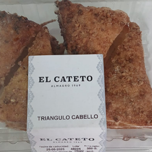 Triángulo de hojaldre relleno de cabello de angel.
