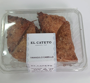 Triángulos de hojaldre rellenos de chocolate.